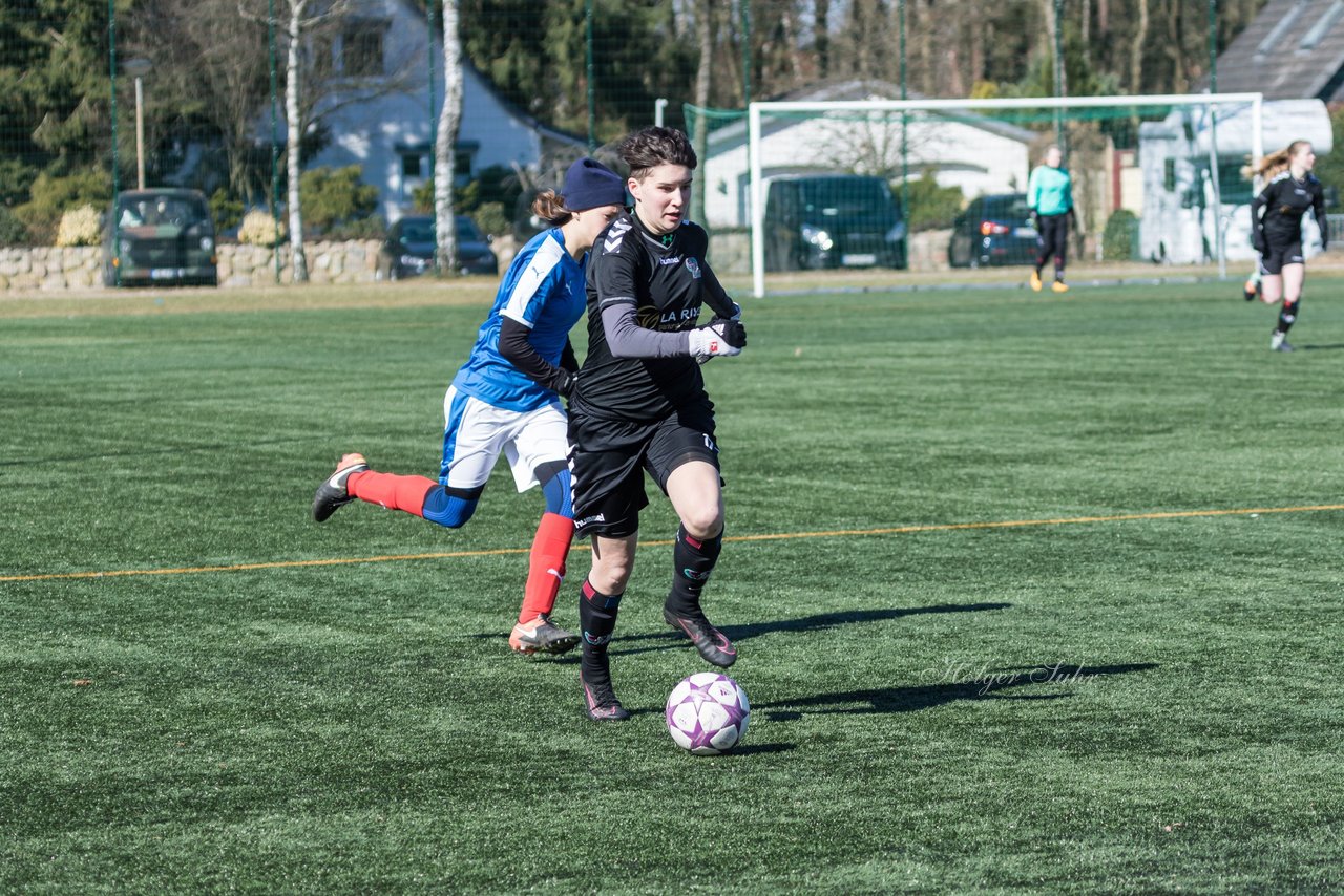 Bild 153 - B-Juniorinnen Halbfinale SVHU - Holstein Kiel : Ergebnis: 3:0